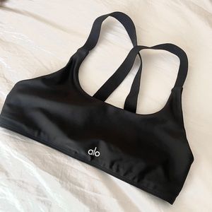 Alo Airlift Take Charge sports bra